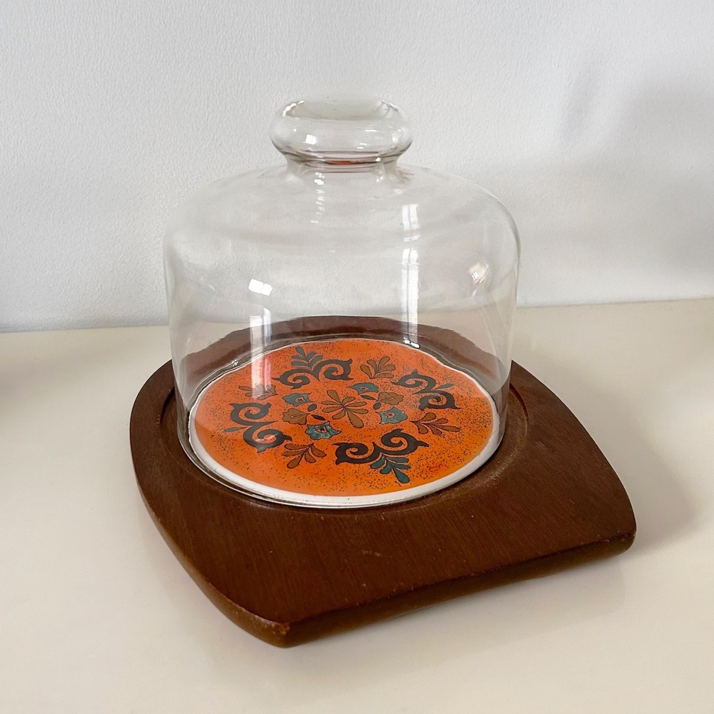 Vintage Cheese Board with Ceramic Cloche - Mid Century Charcuterie Platter - Picture 3 of 4
